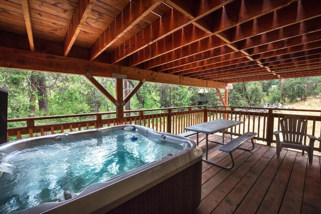 Sierra Springs Villa Oakhurst Exterior photo