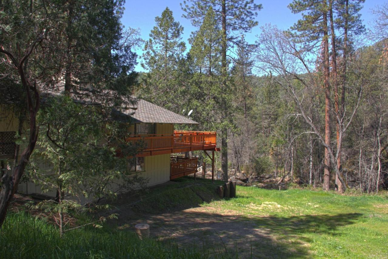 Sierra Springs Villa Oakhurst Exterior photo
